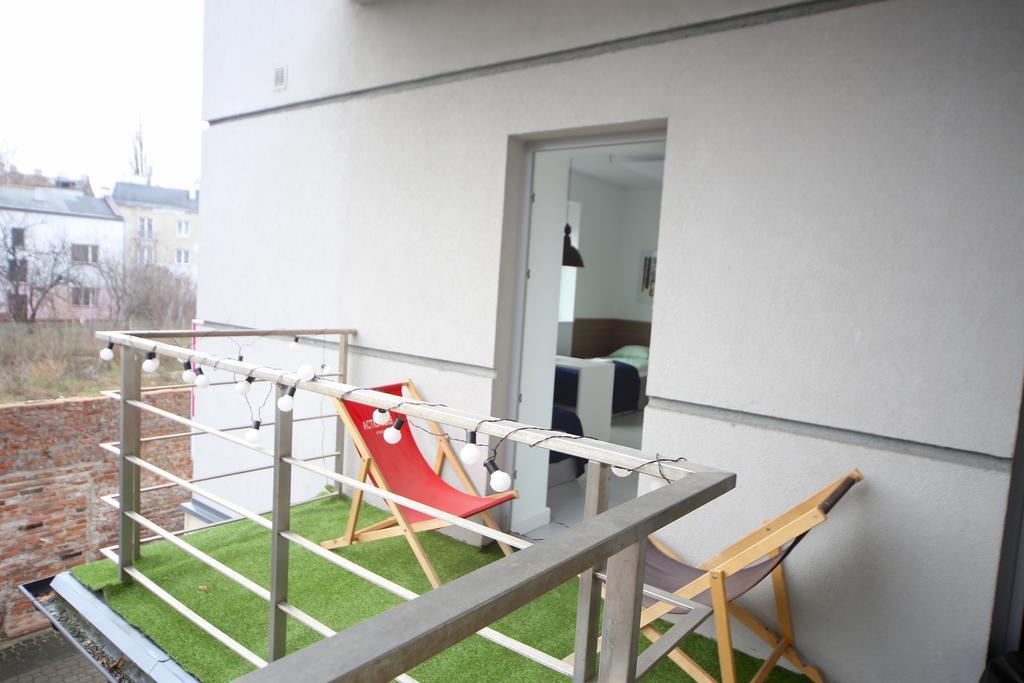 Sport Hostel Chodakowska Warszawa Exterior photo